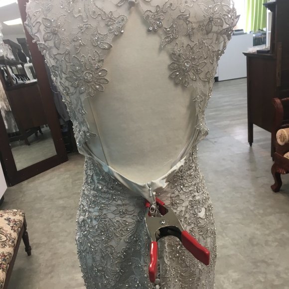 New Wedding Dress, Allure Couture Vintage Lace, BLING Small Size 8, Sexy Fitted - Picture 10 of 16